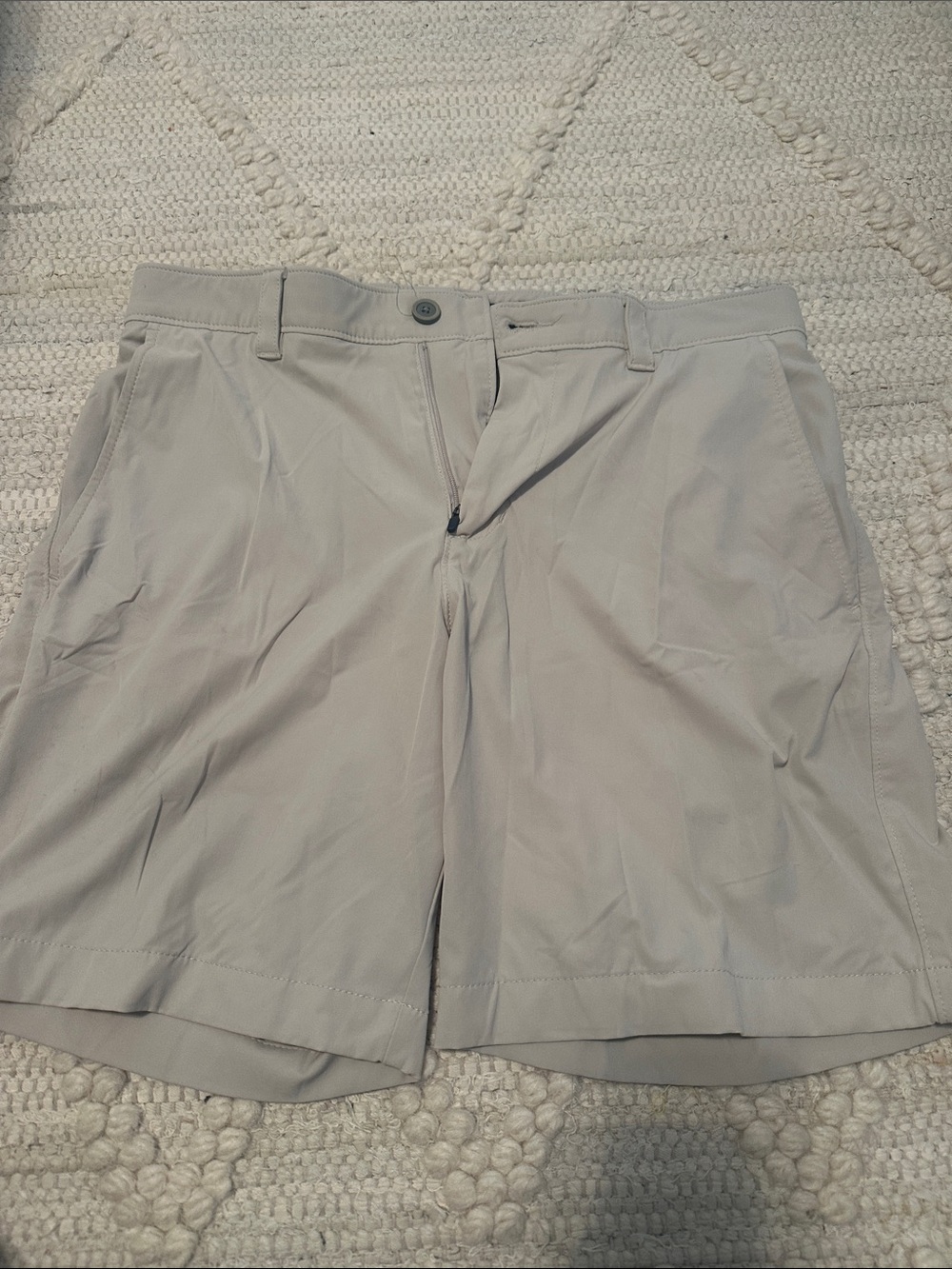 Southern Tide Men's Flat Front Shorts in Light Gray
